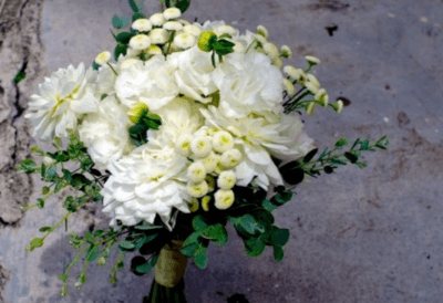 букет невесты из кустовых хризантем