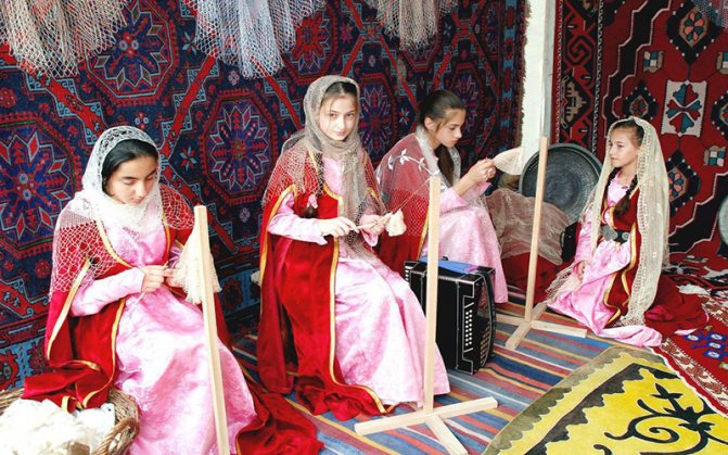 Девочки в дагестанской семье