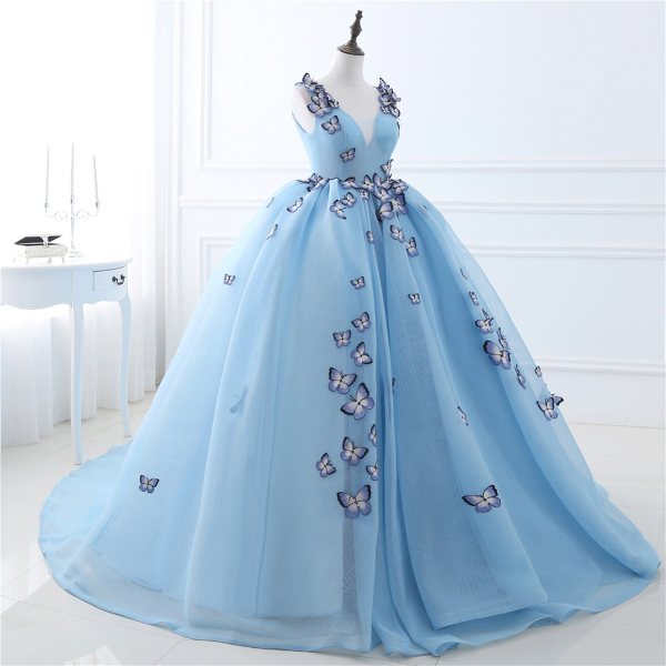 Фото пышного свадебного платья голубого цвета