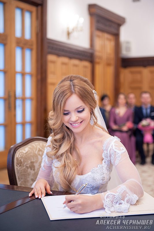 Невеста в Грибоедовском ЗАГСе фото
