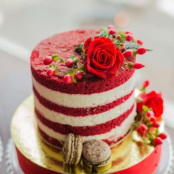 оформление красного свадебного торта