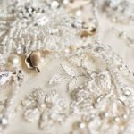 Тренд 2021 года – блестящее свадебное платье: лучшие модели и фото модных нарядов